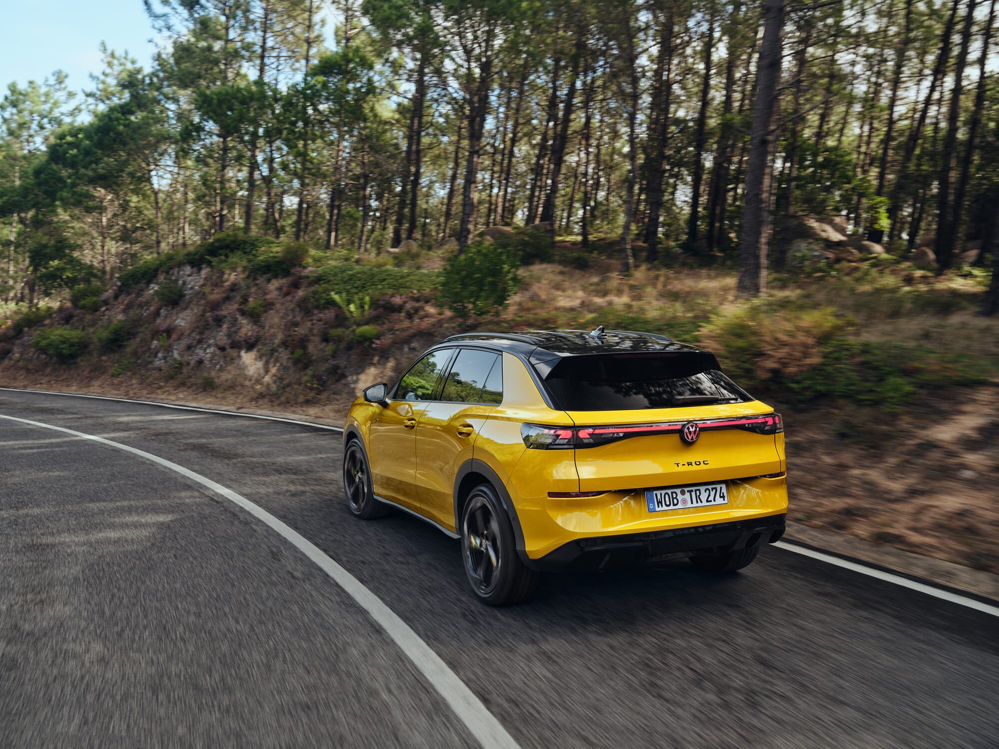 Nuovo Volkswagen T-Roc, le foto in azione