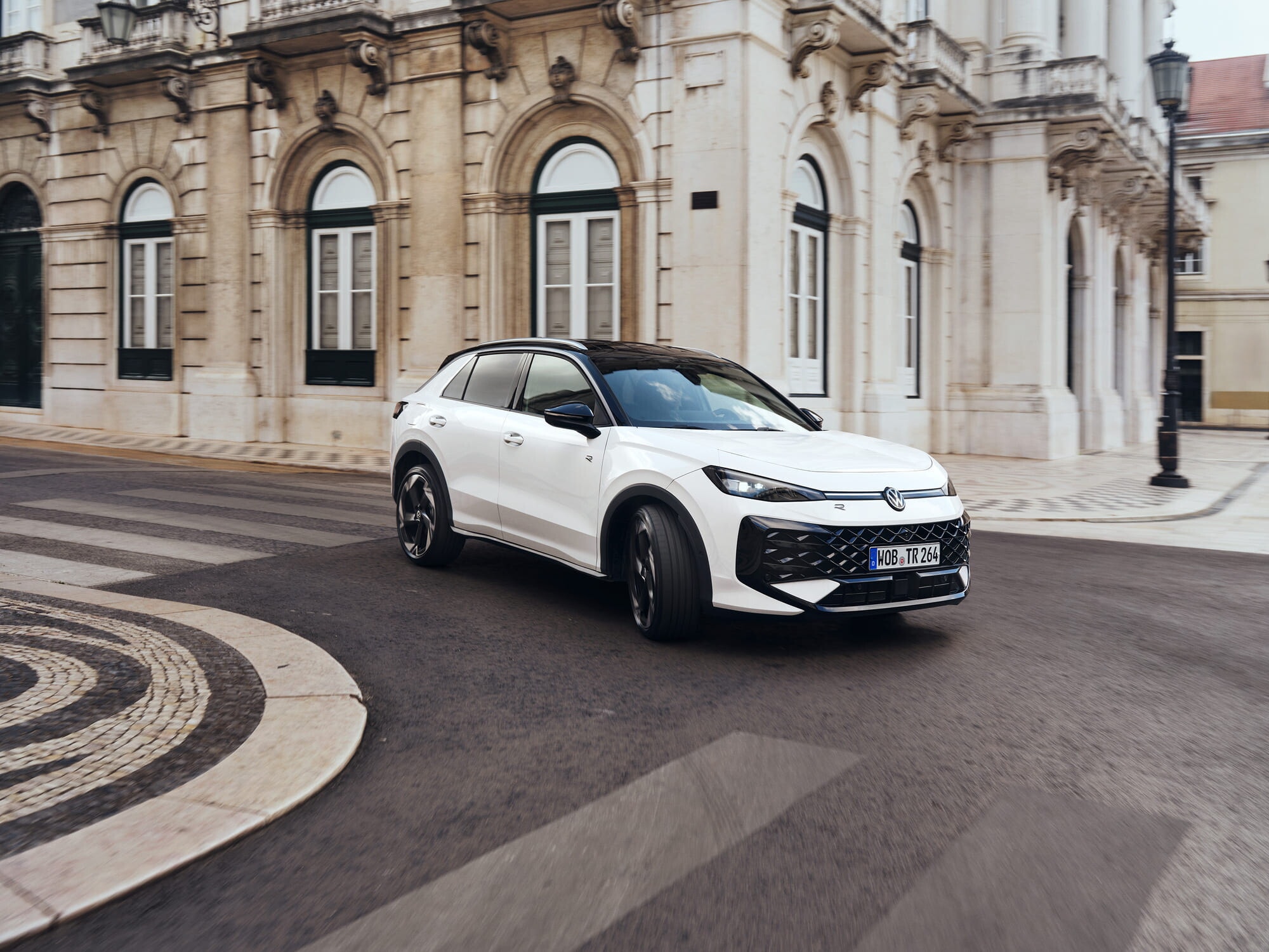 Nuovo Volkswagen T-Roc, le foto in azione