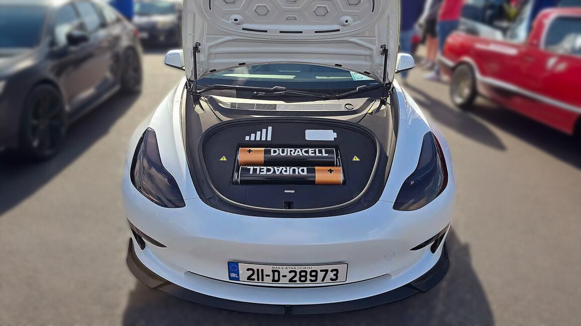 La curiosa Tesla Model 3 con batterie Duracell