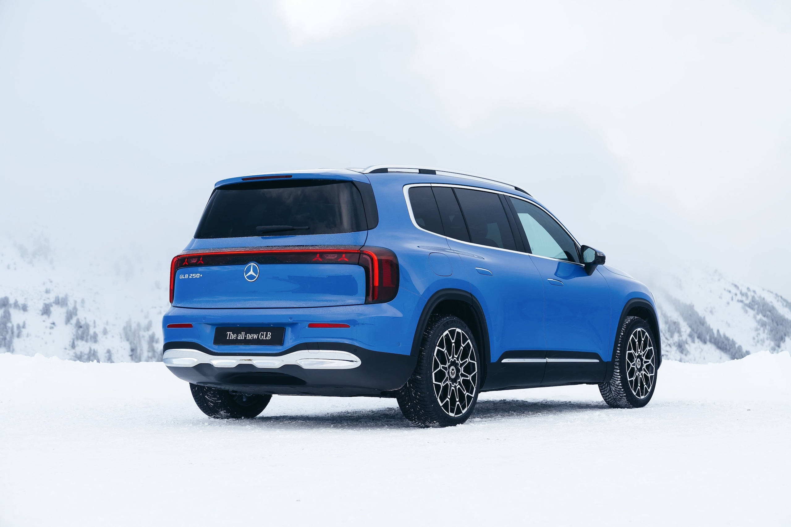 Mercedes GLB 2026, le foto