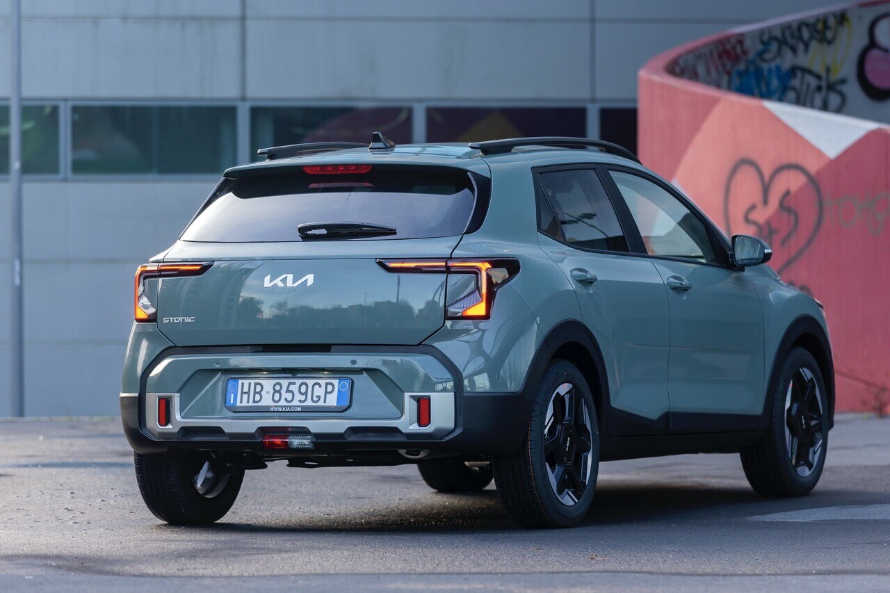 Kia Stonic 2026 su strada