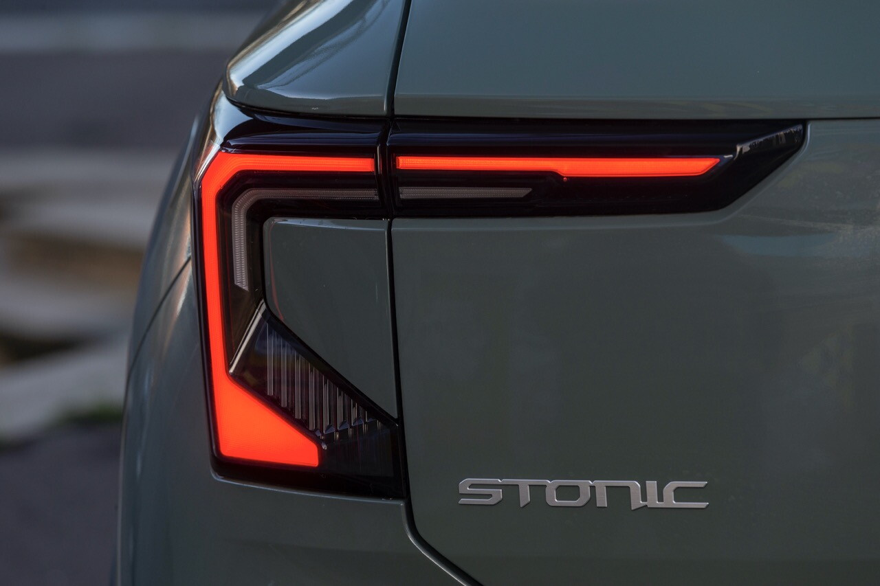 Kia Stonic 2026 su strada