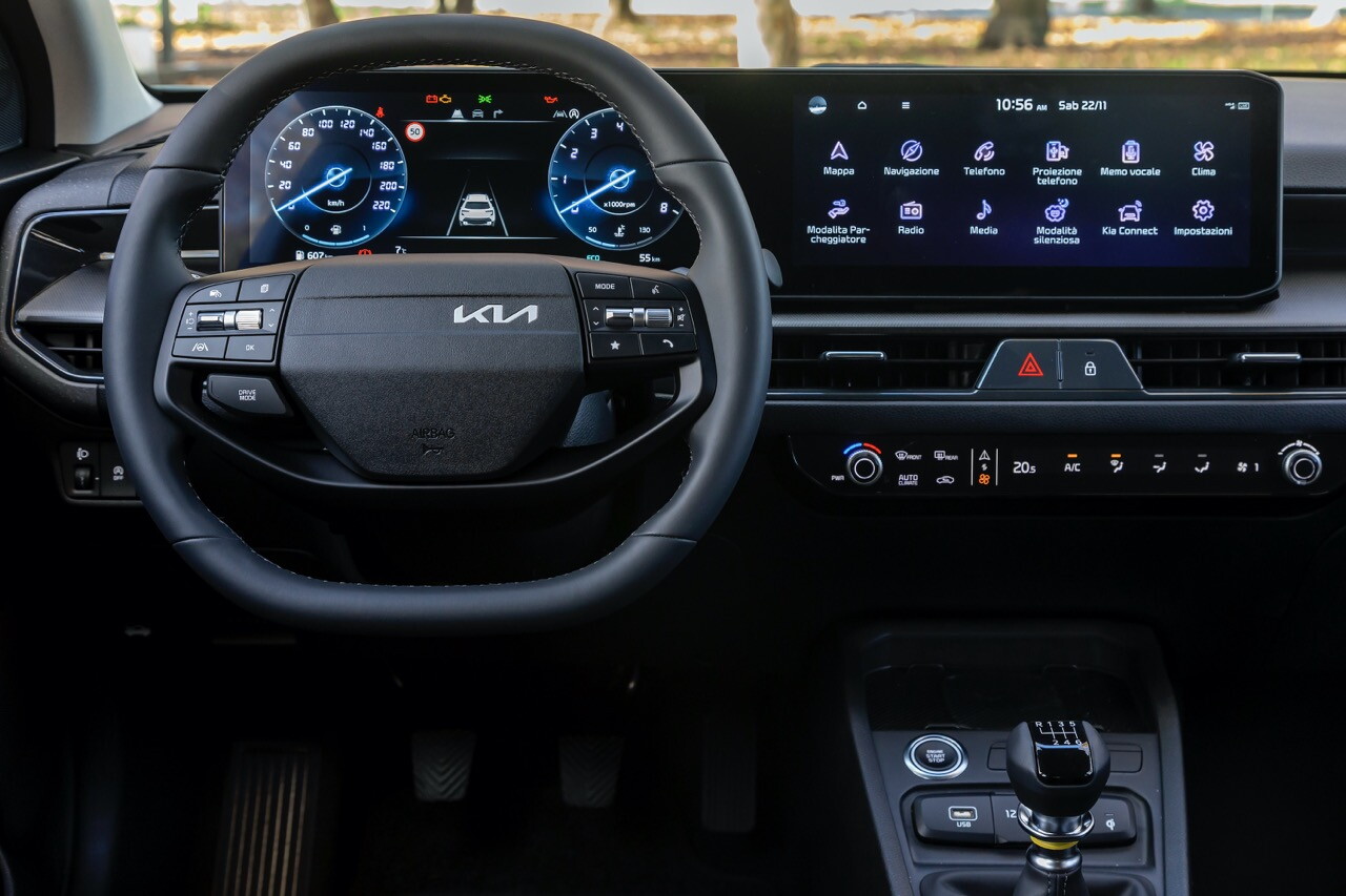 Kia Stonic 2026 su strada