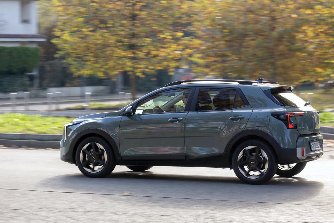 Kia Stonic 2026 su strada
