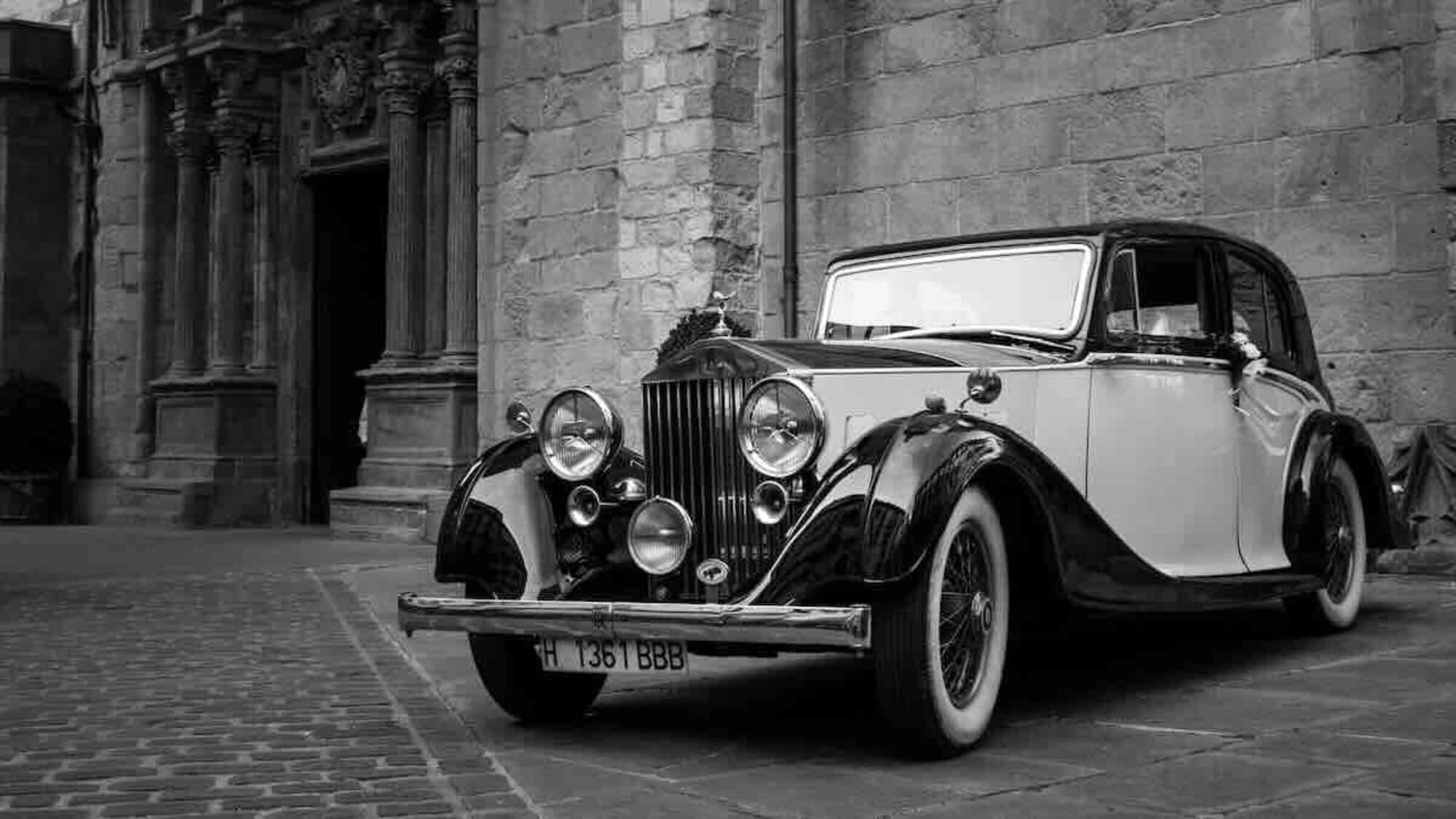 Auto d’epoca: conviene comprarne una oggi?