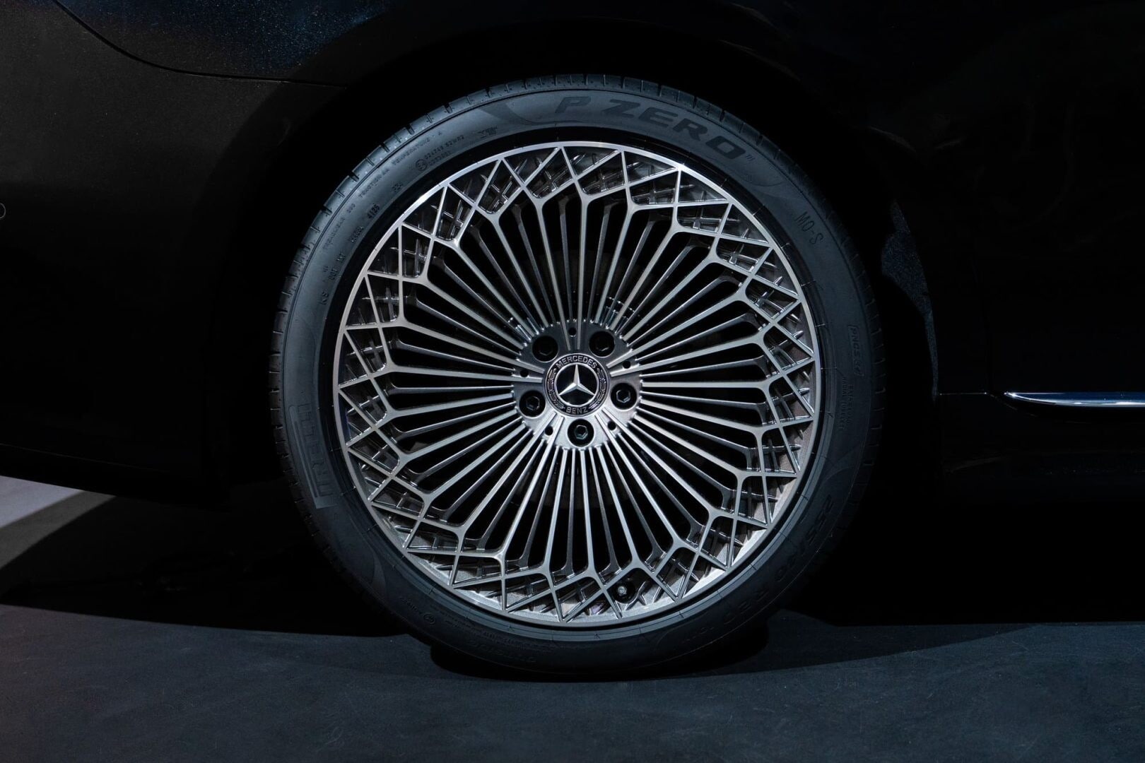 Mercedes Classe S 2026, tecnologie top e lusso V8