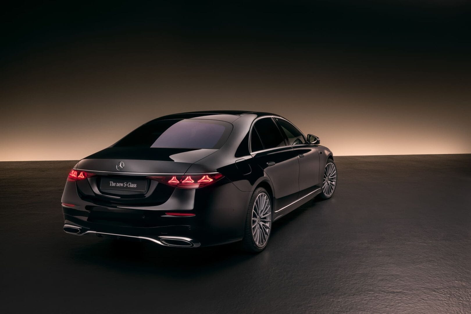 Mercedes Classe S 2026, tecnologie top e lusso V8