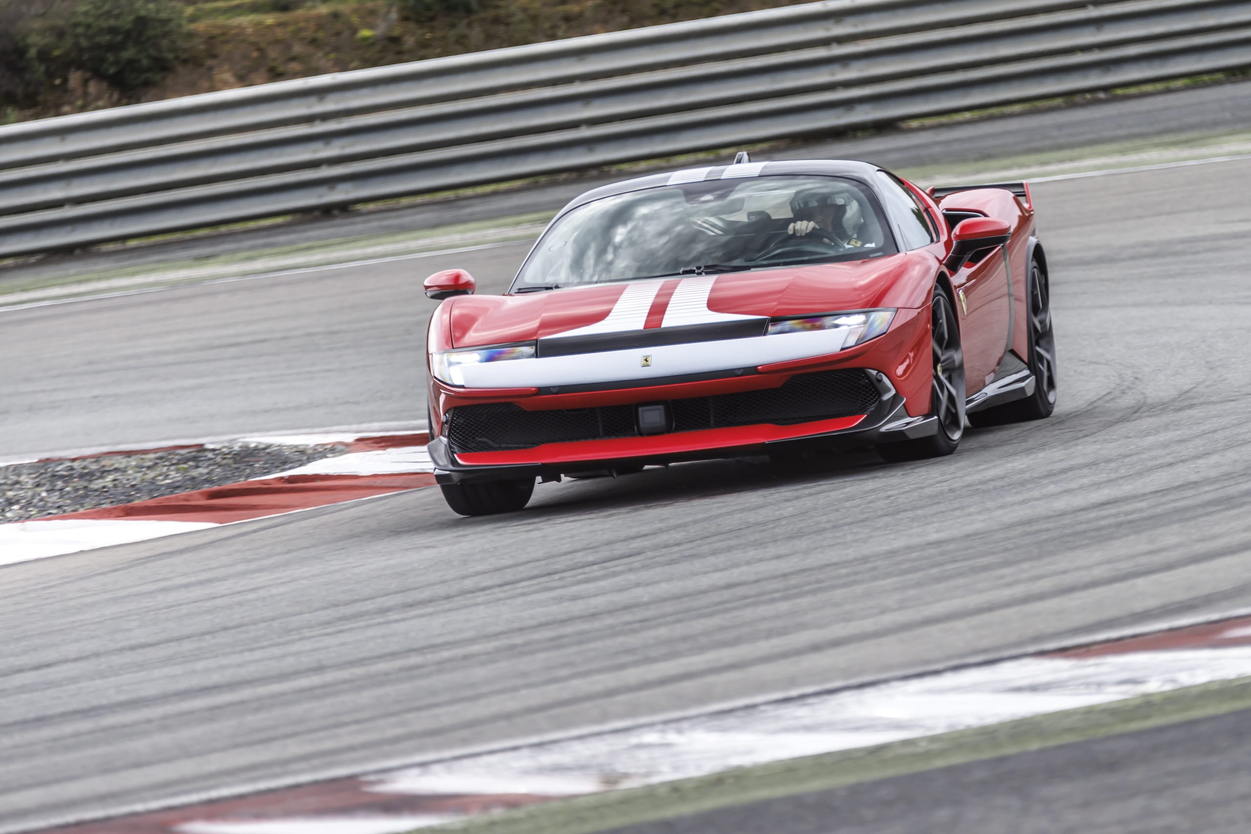 Ferrari 849 Testarossa le foto della prova