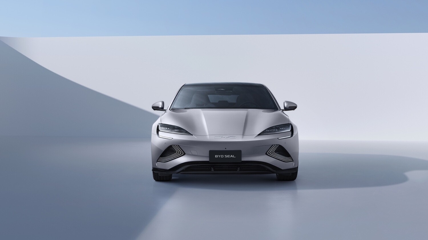 Byd Seal elettrica 2026, ecco cosa cambia