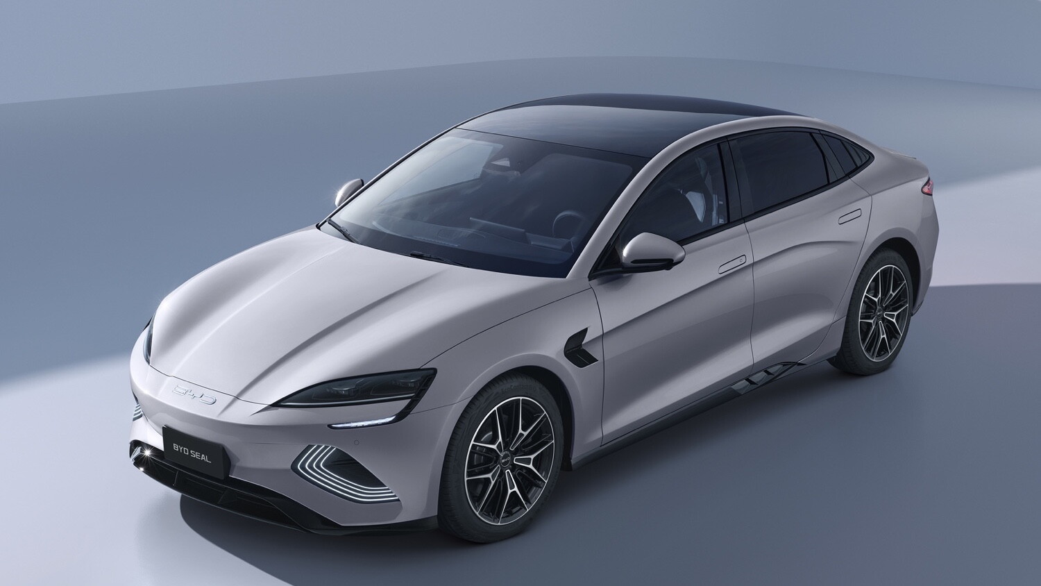 Byd Seal elettrica 2026, ecco cosa cambia