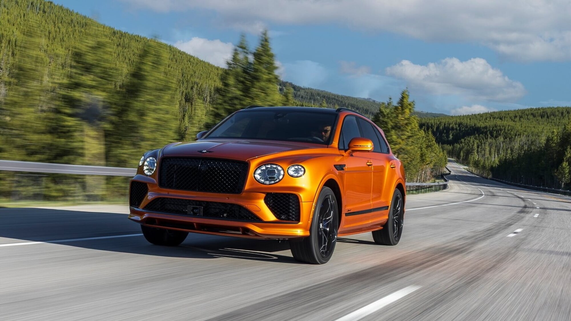 Bentley conferma l'elettrico Urban Suv, poi pausa di riflessione e Bentayga ibrida