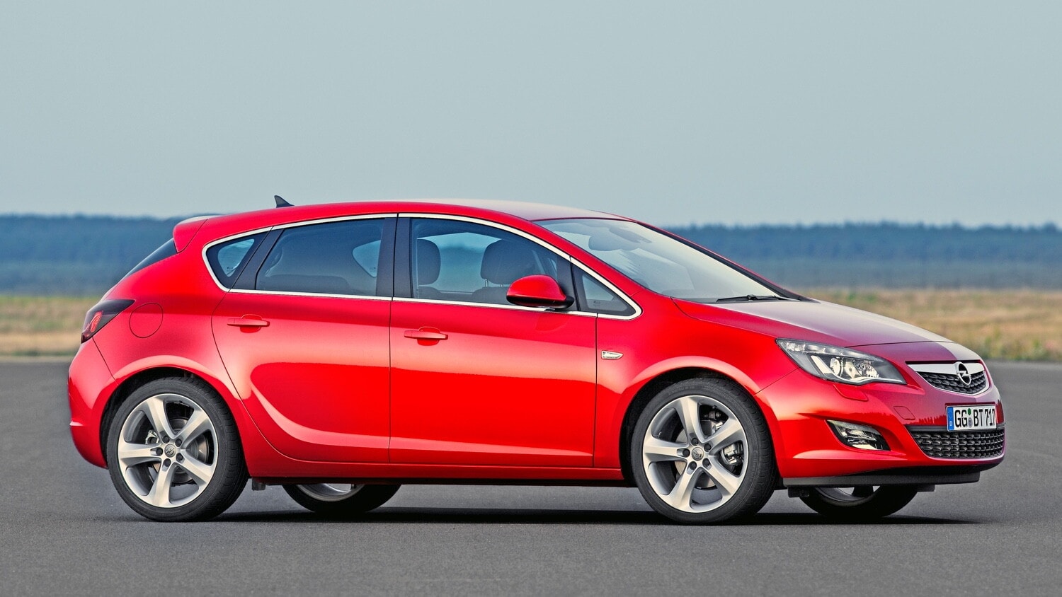 Opel Astra si rinnova: una storia lunga 35 anni che prosegue
