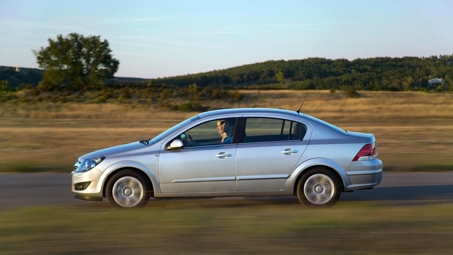 Opel Astra si rinnova: una storia lunga 35 anni che prosegue