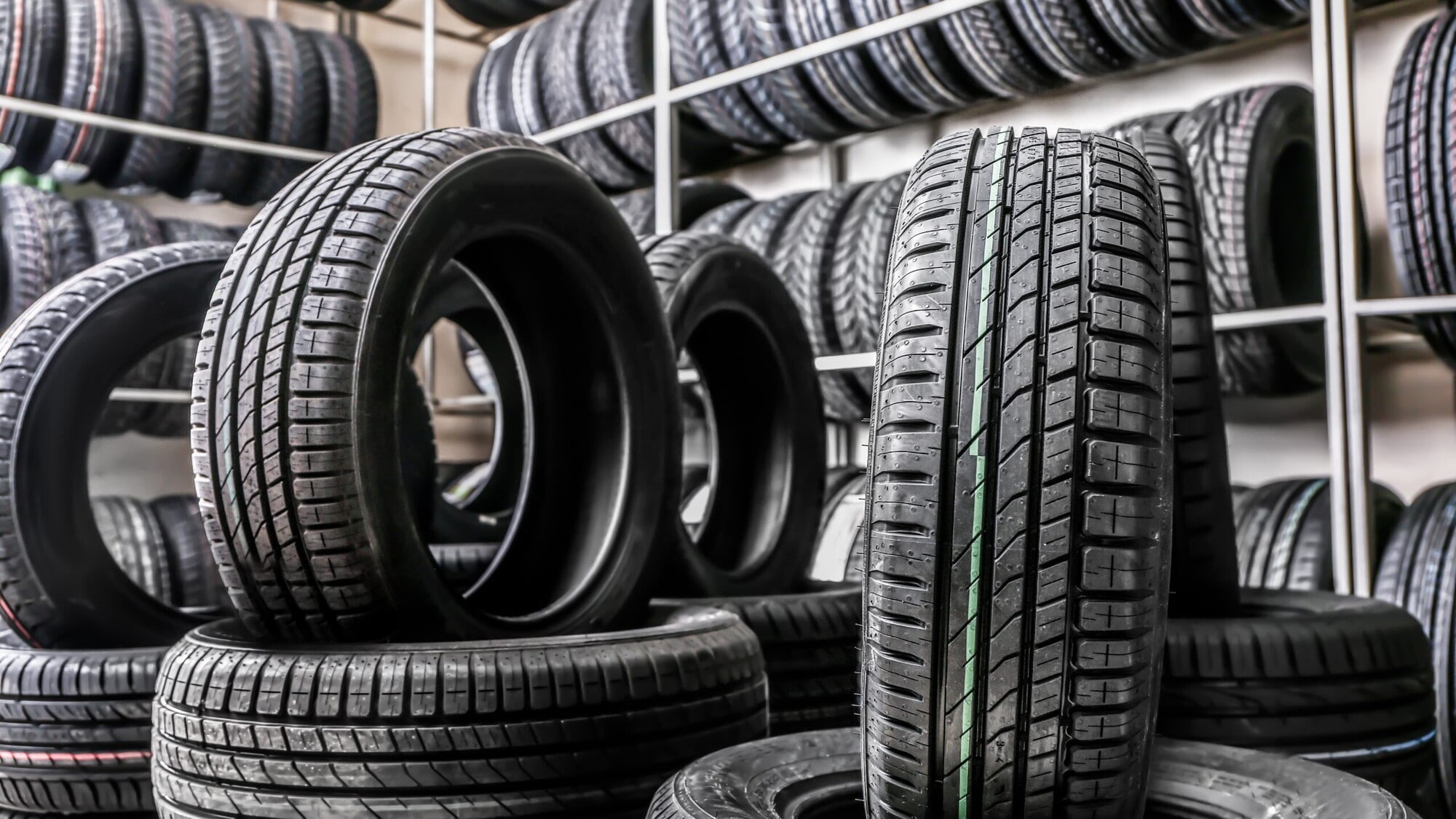 Gomme All Season: vantaggi, svantaggi e quando sceglierle davvero