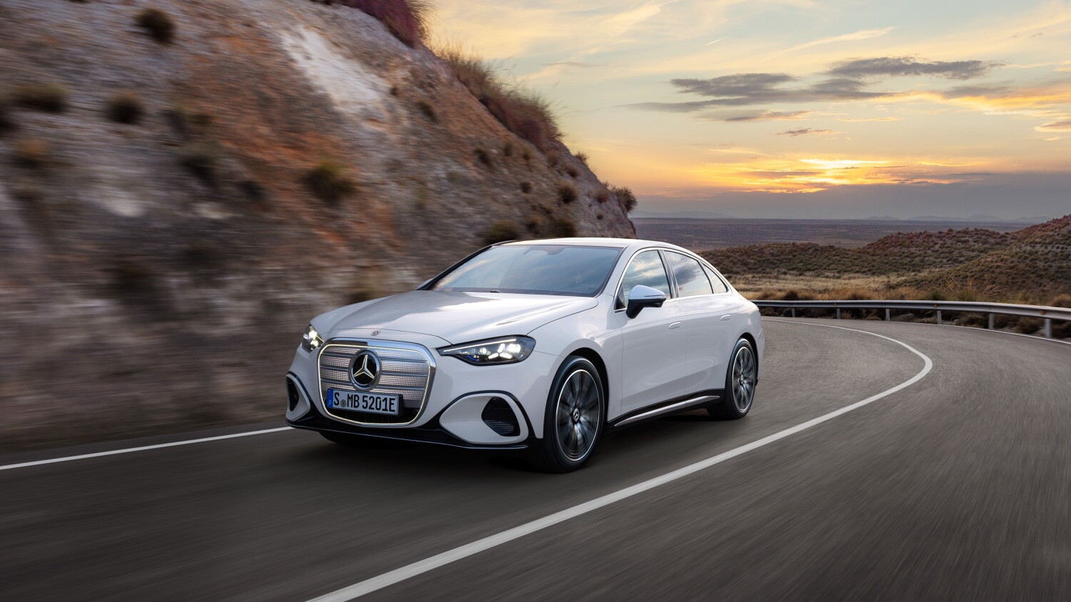 Per la prima volta anche Mercedes Classe C ha una versione elettrica