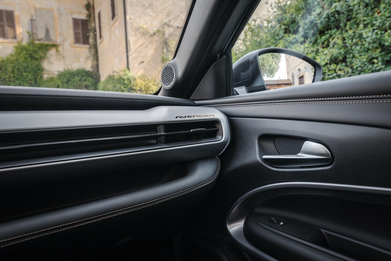 Avenger, arriva il restyling per la piccola Jeep