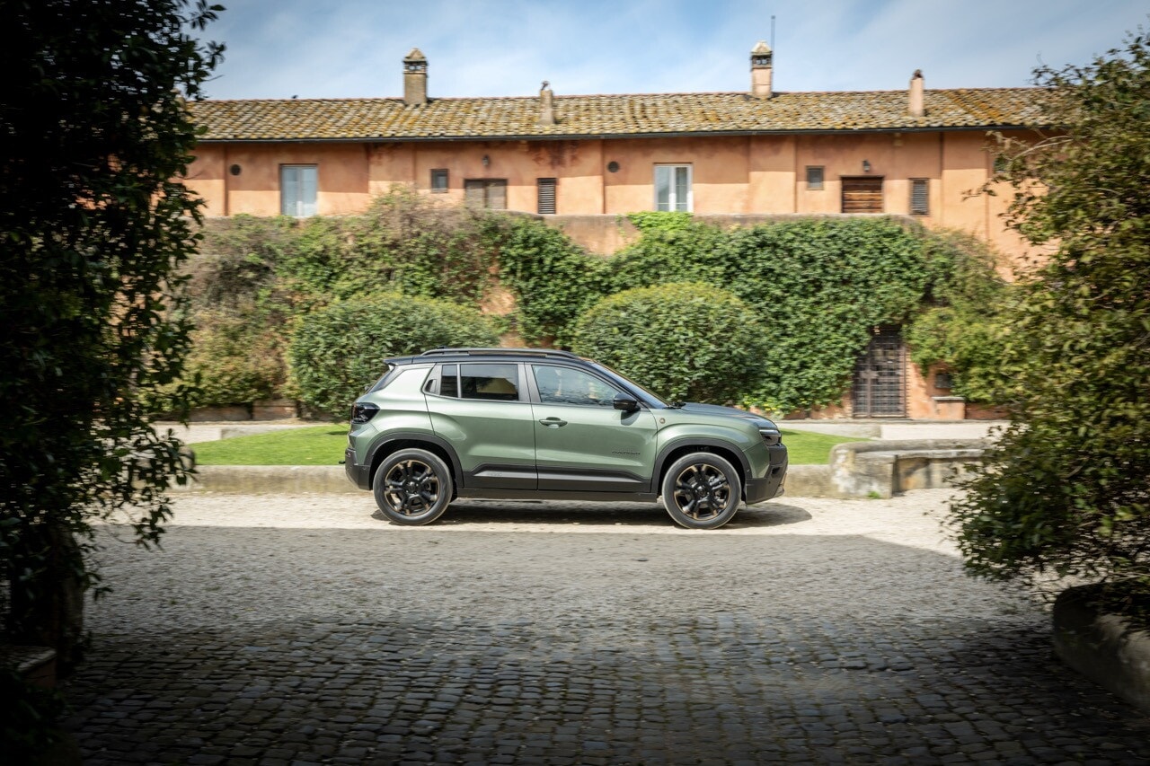 Avenger, arriva il restyling per la piccola Jeep