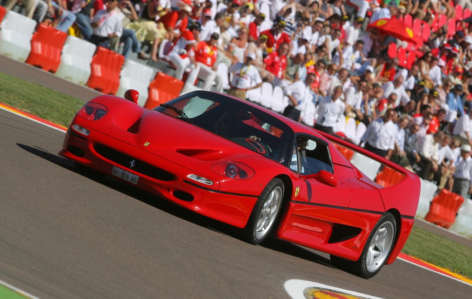 Suv, Kers, e scelte estreme. Quando Ferrari ha rotto gli schemi