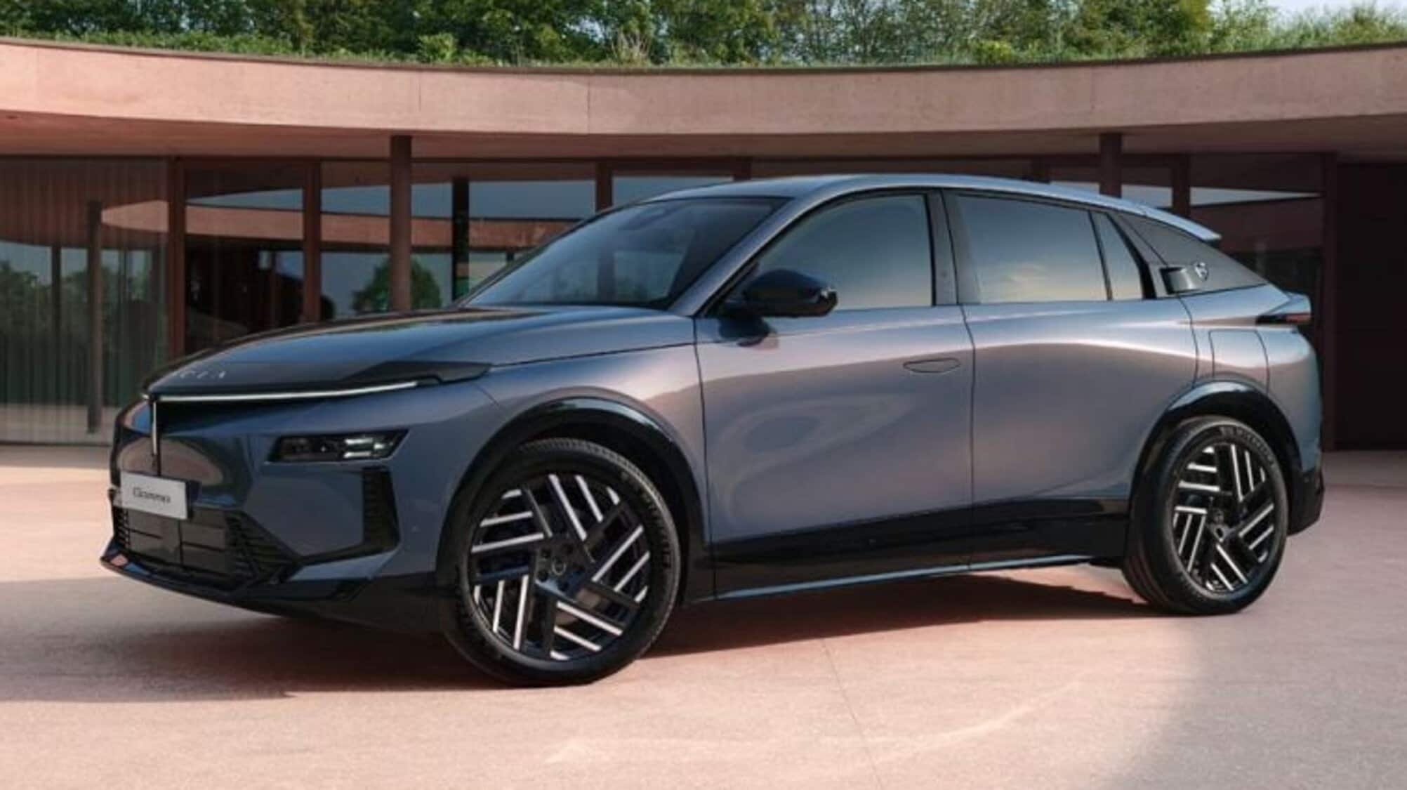 Nuova Lancia Gamma toglie i veli, cosa resta dell'originale?