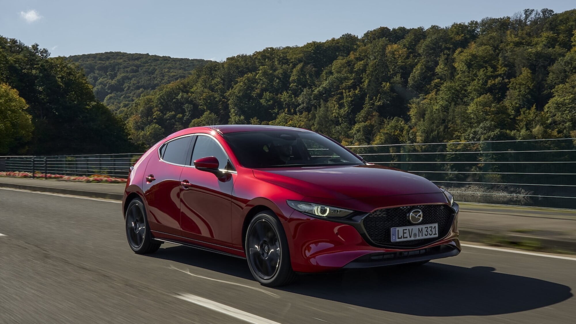 Mazda3 2027, auto che vince non si cambia: si migliora