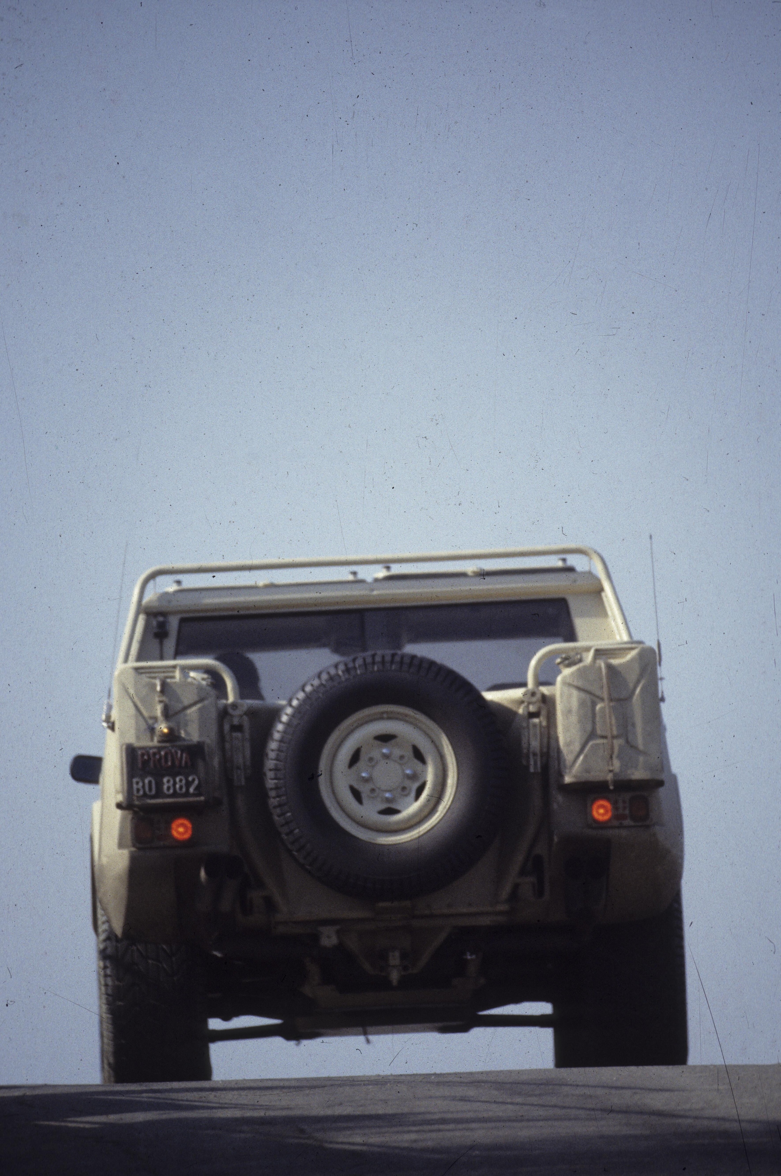 Lamborghini LM002, buon compleanno Rambo Lambo: il primo super Suv compie 40 anni