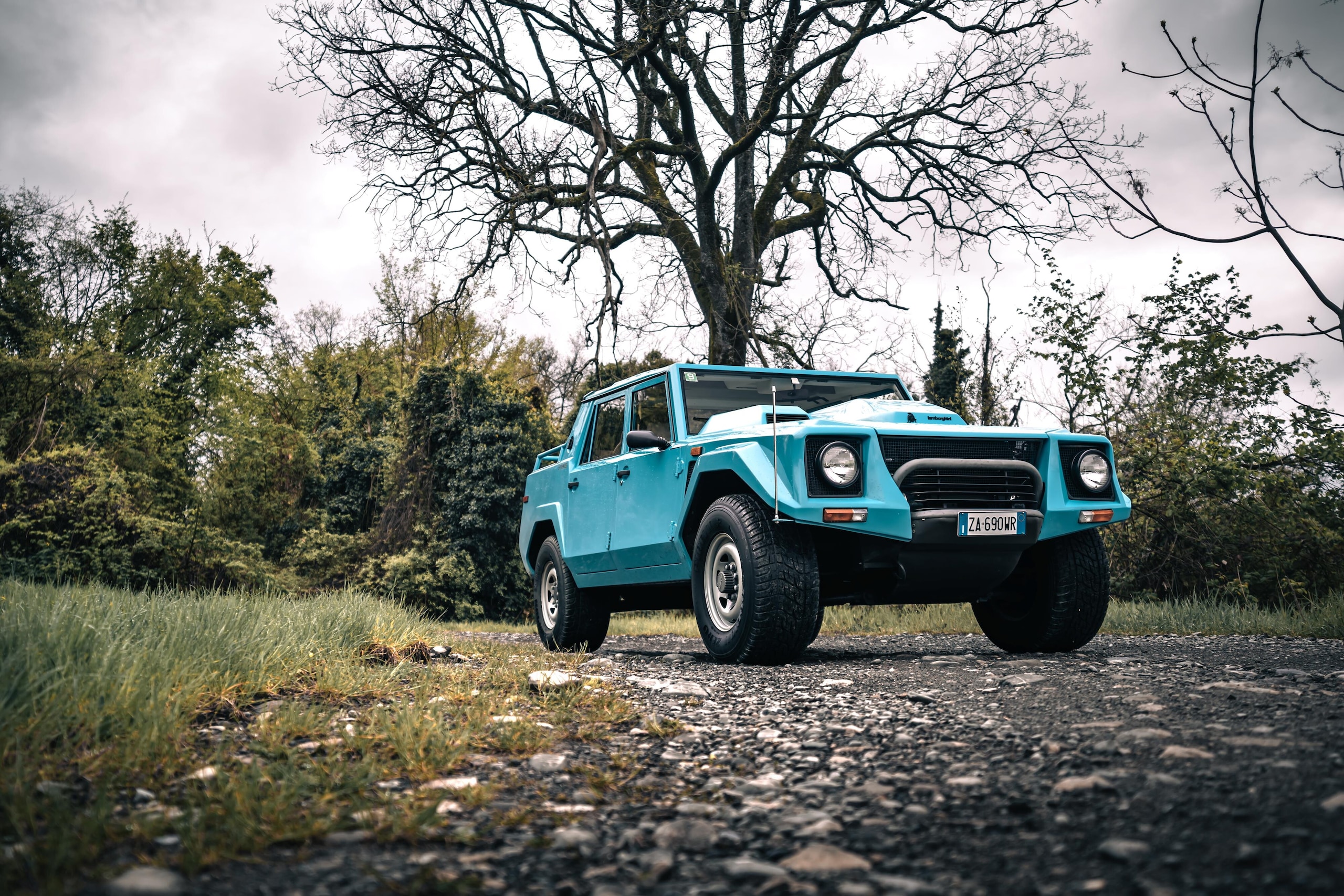 Lamborghini LM002, buon compleanno Rambo Lambo: il primo super Suv compie 40 anni
