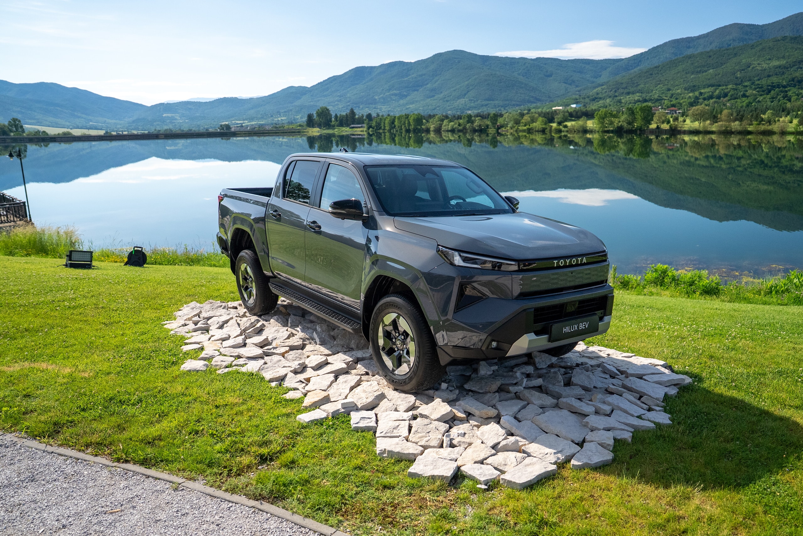 Toyota Hilux 2026, inarrestabile come sempre