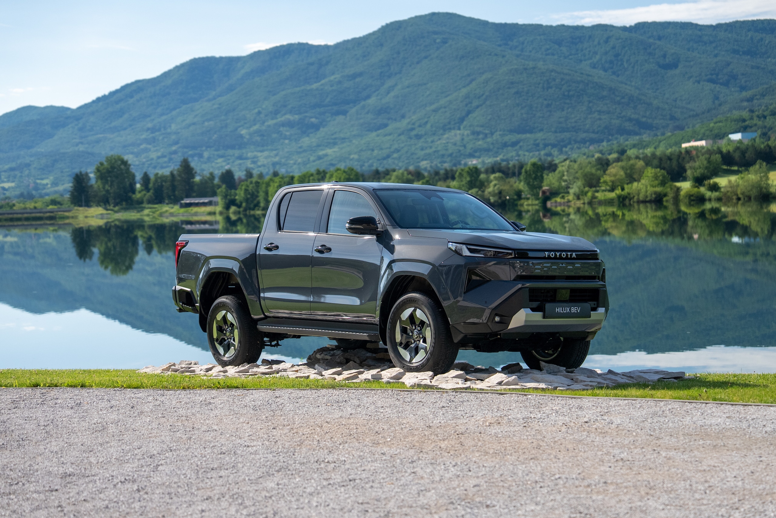 Toyota Hilux 2026, inarrestabile come sempre