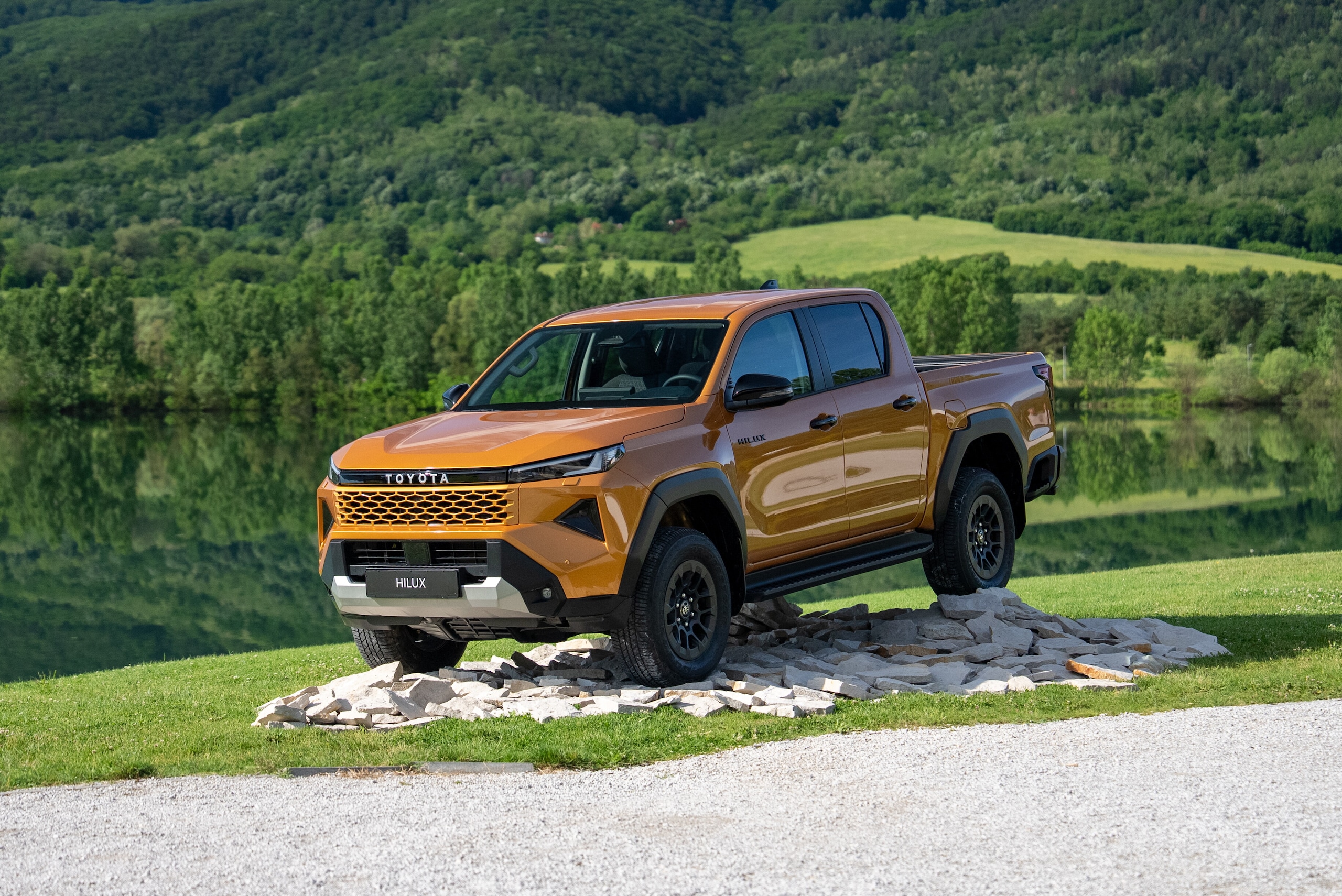 Toyota Hilux 2026, inarrestabile come sempre