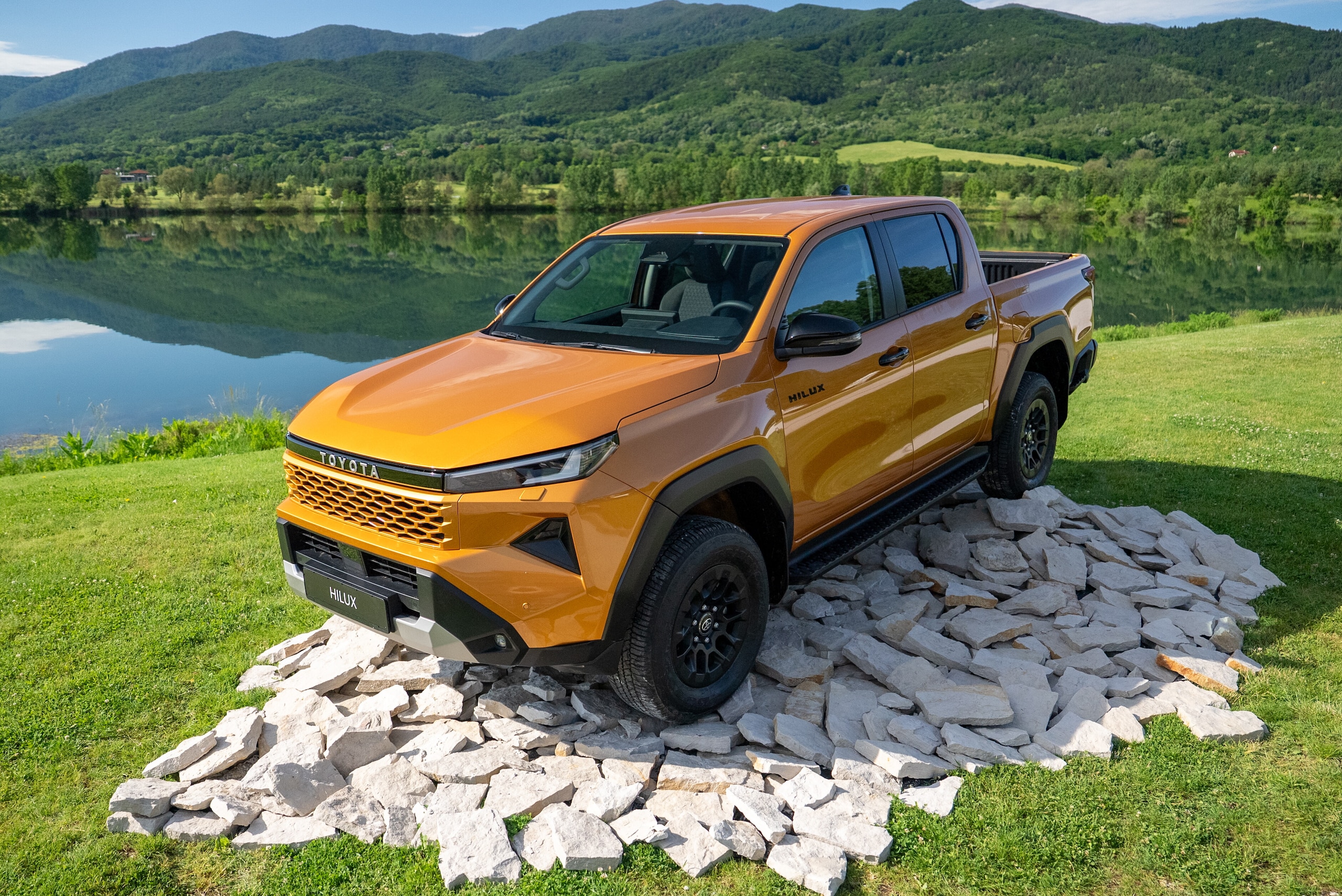 Toyota Hilux 2026, inarrestabile come sempre