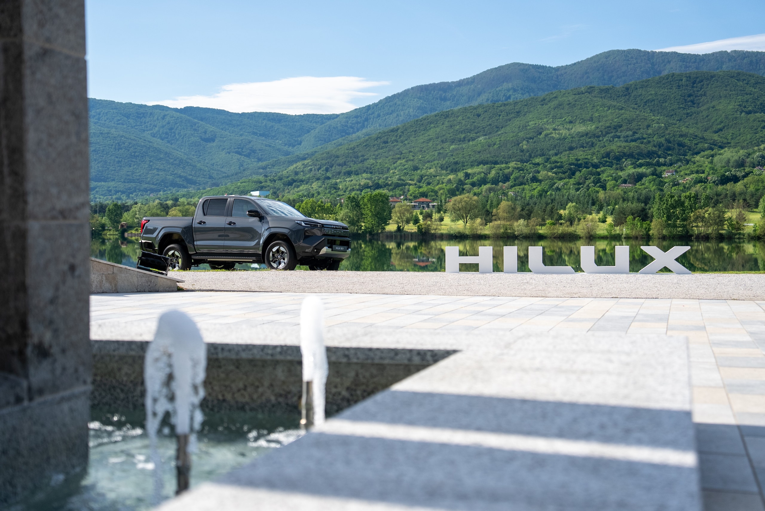 Toyota Hilux 2026, inarrestabile come sempre