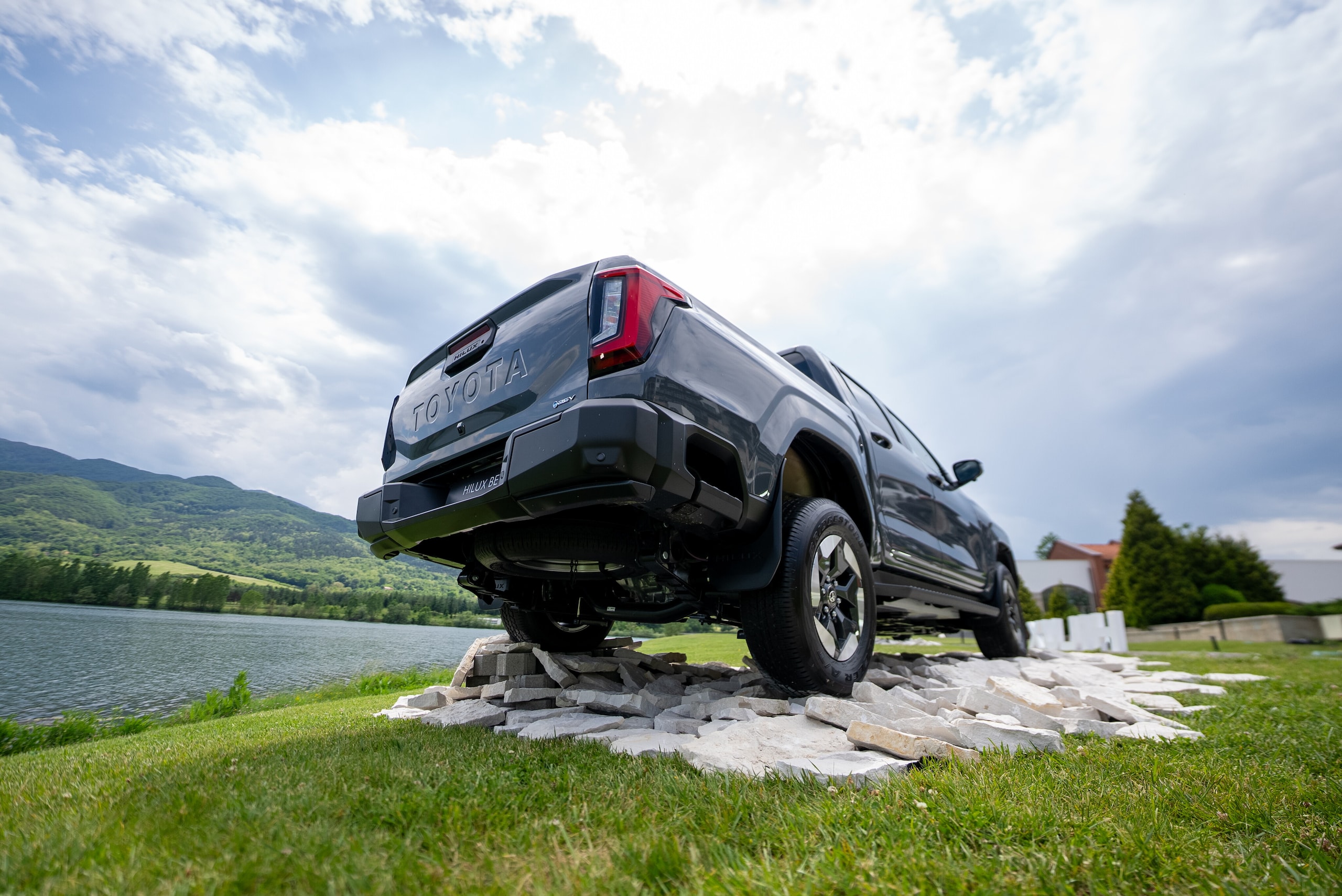 Toyota Hilux 2026, inarrestabile come sempre