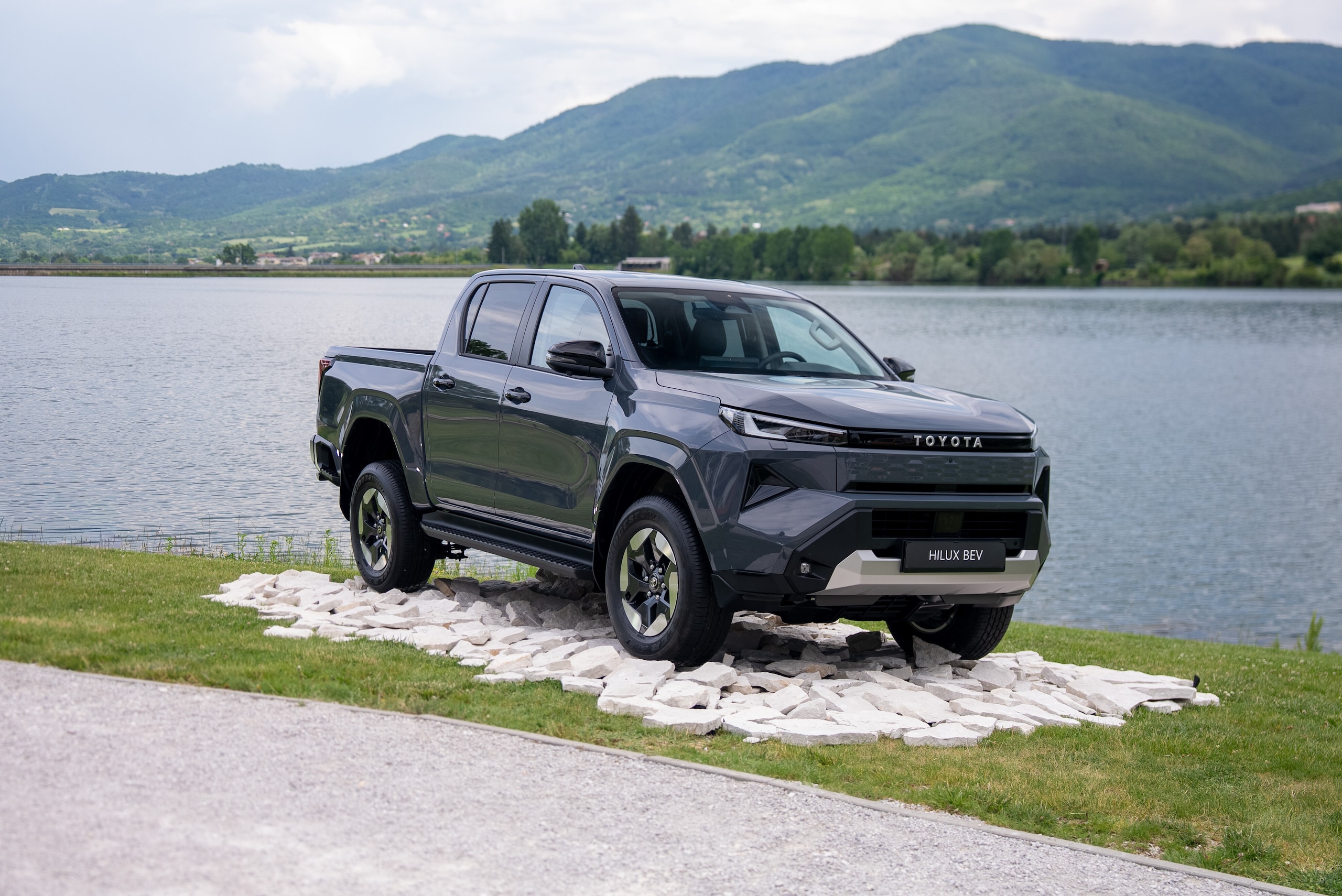 Toyota Hilux 2026, inarrestabile come sempre