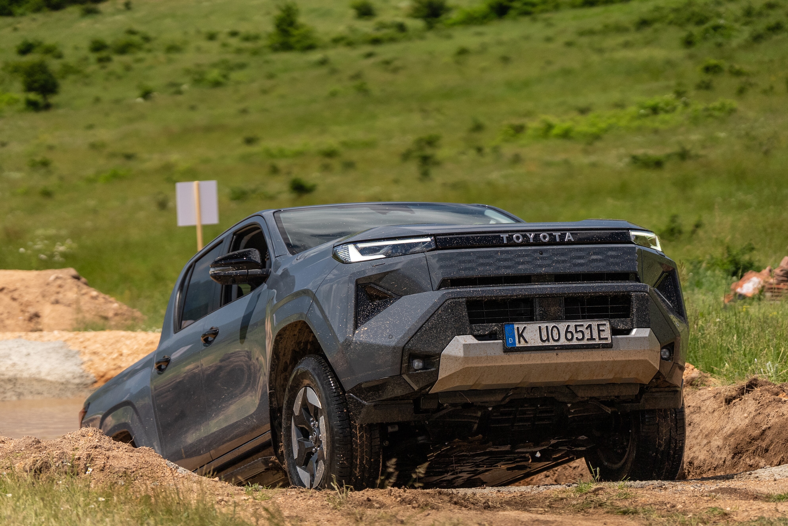 Toyota Hilux 2026, inarrestabile come sempre