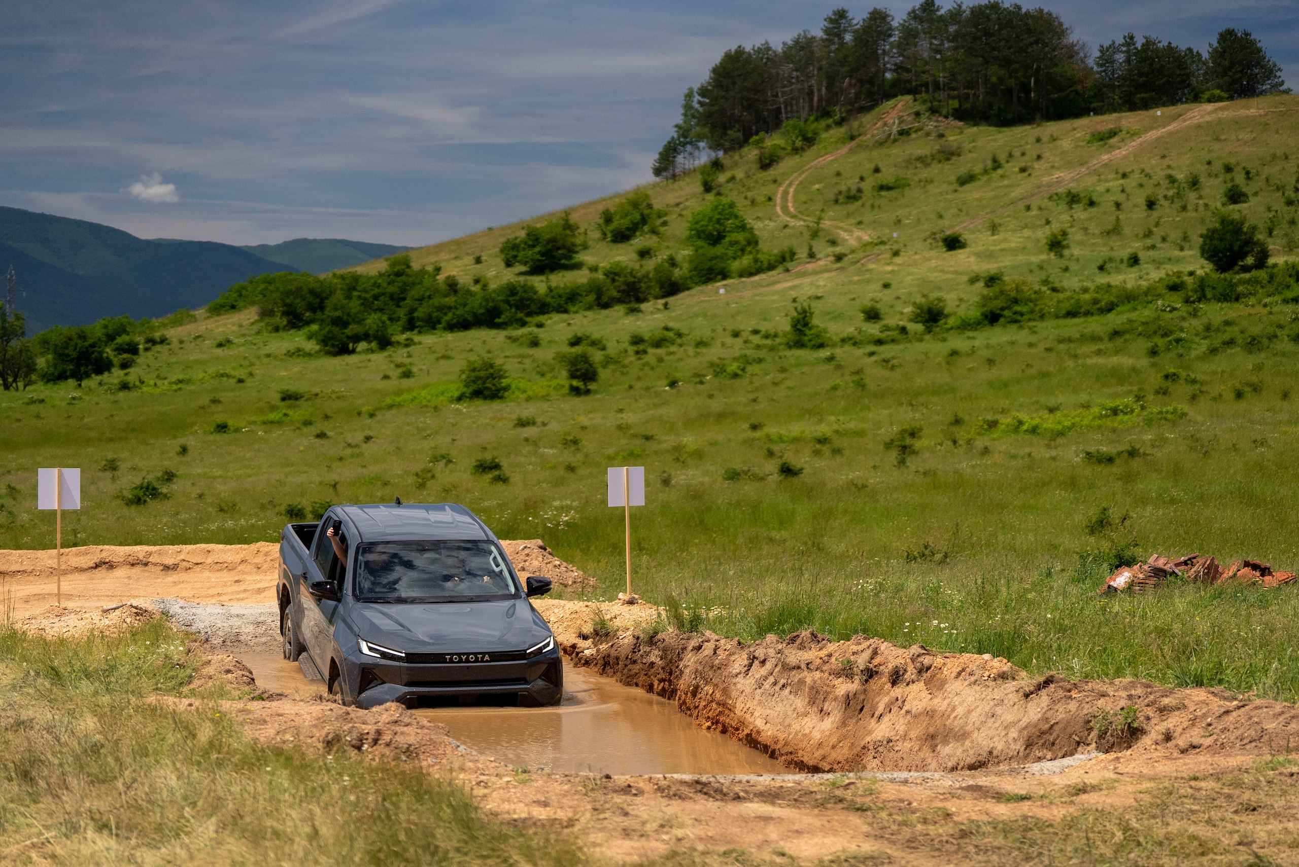 Toyota Hilux 2026, inarrestabile come sempre
