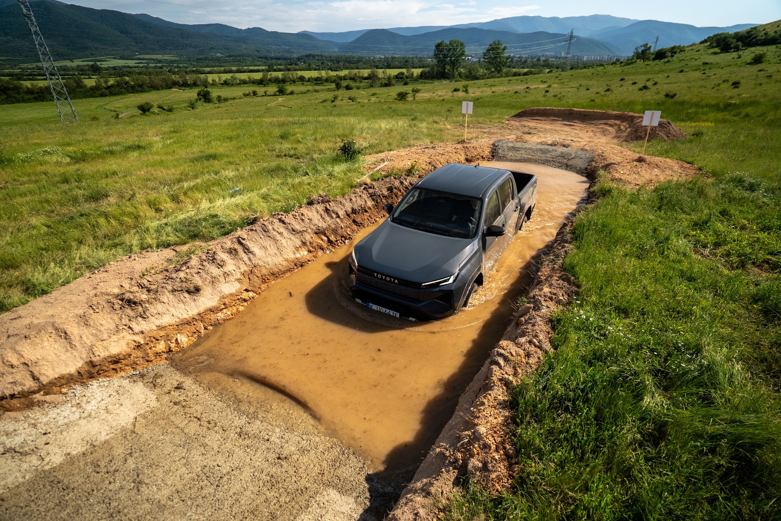 Toyota Hilux 2026, inarrestabile come sempre