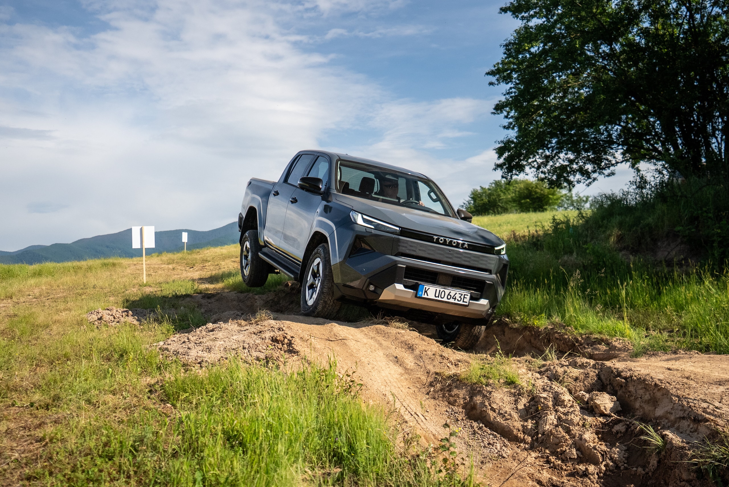 Toyota Hilux 2026, inarrestabile come sempre
