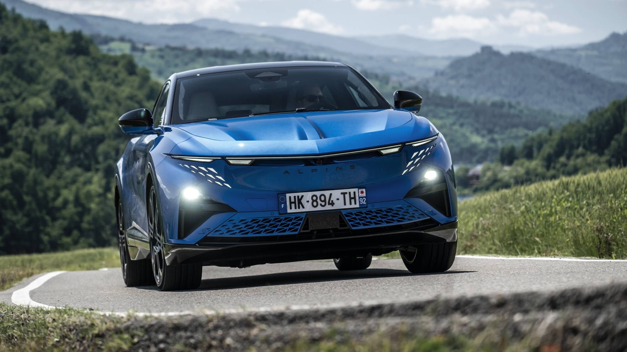 Alpine A390 GTS, guida sportivissima ma grande eleganza