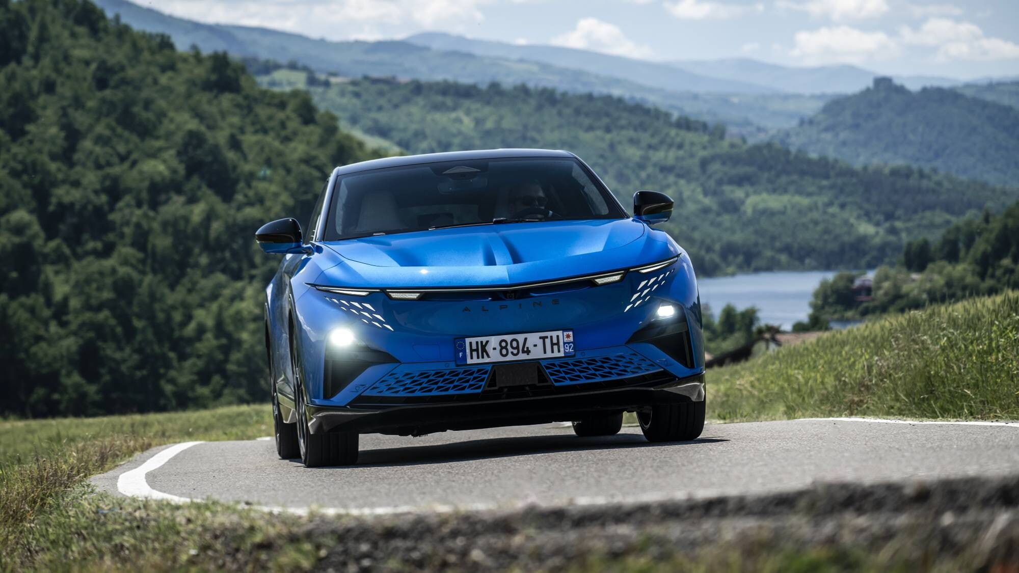 Alpine A390 GTS, guida sportivissima ma grande eleganza