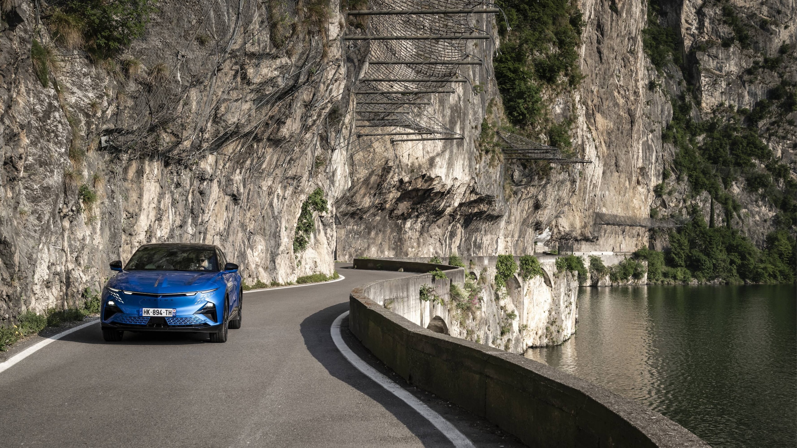 Alpine A390 GTS, guida sportivissima ma grande eleganza
