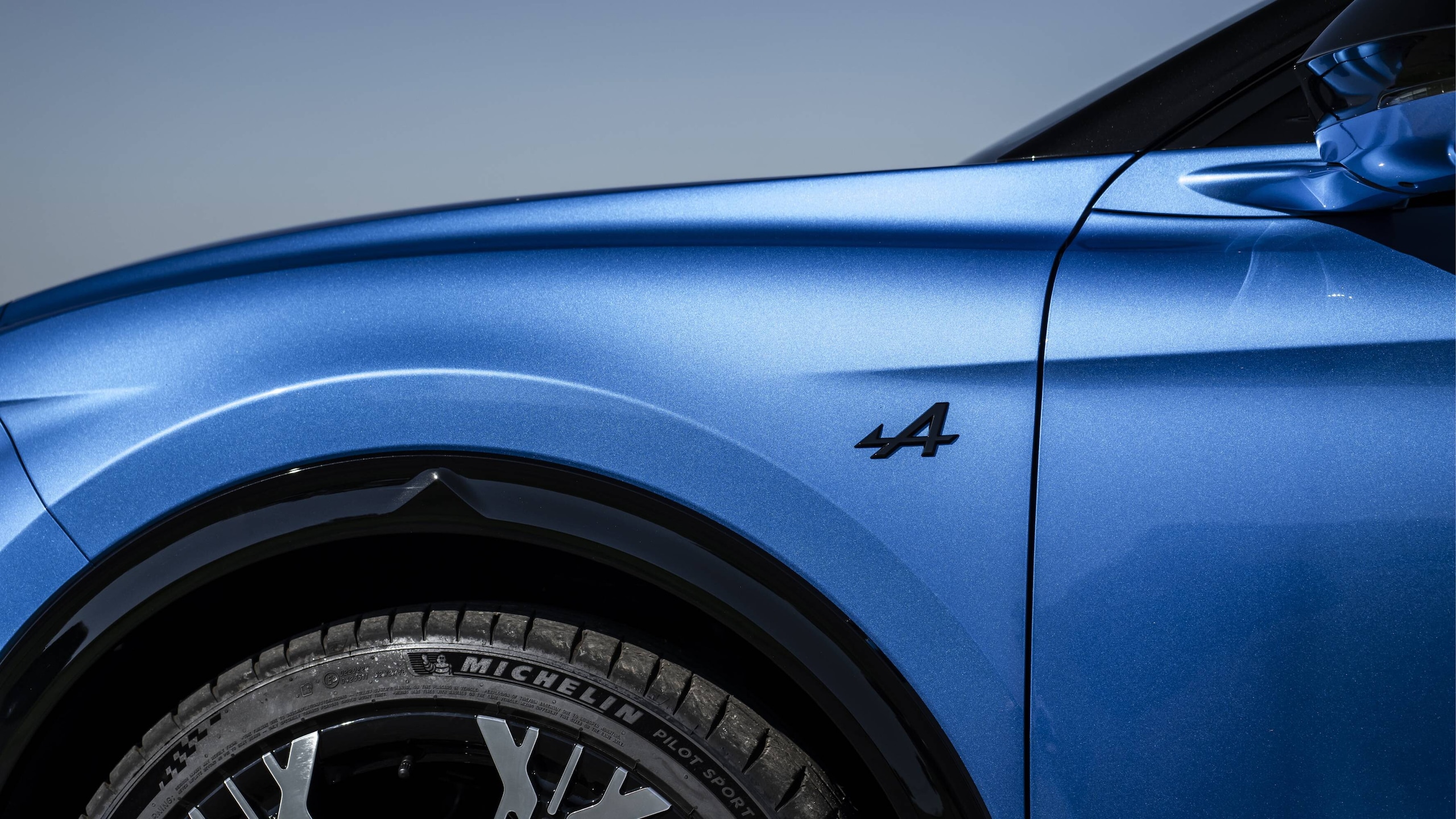 Alpine A390 GTS, guida sportivissima ma grande eleganza
