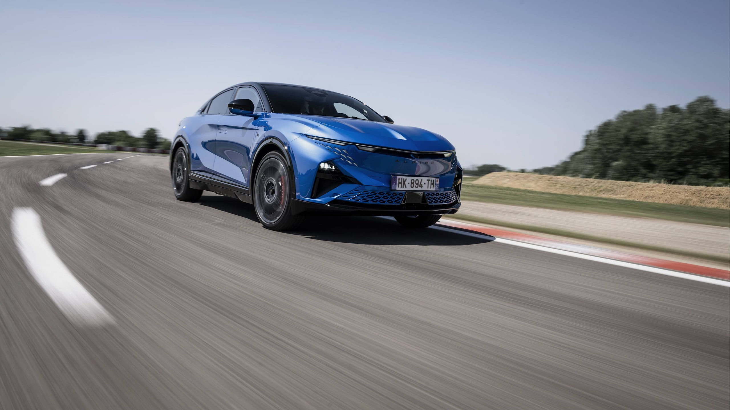 Alpine A390 GTS, guida sportivissima ma grande eleganza
