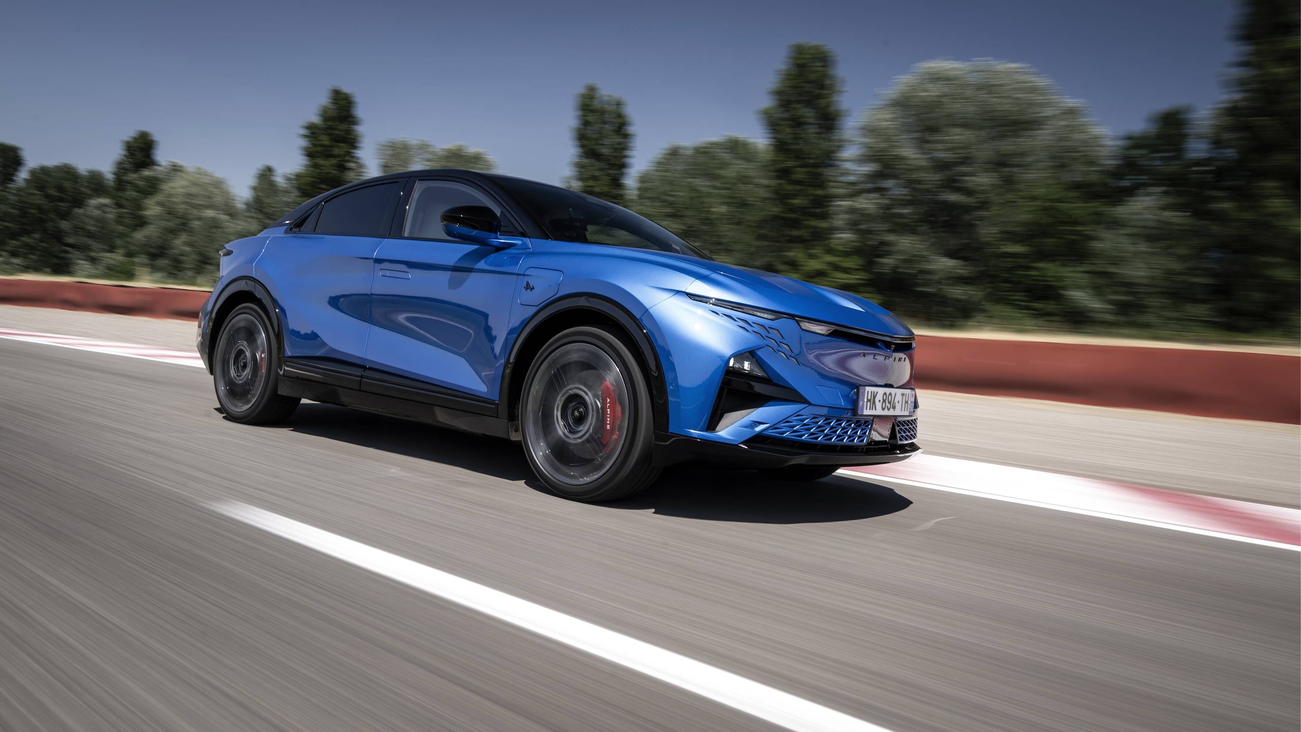 Alpine A390 GTS, guida sportivissima ma grande eleganza
