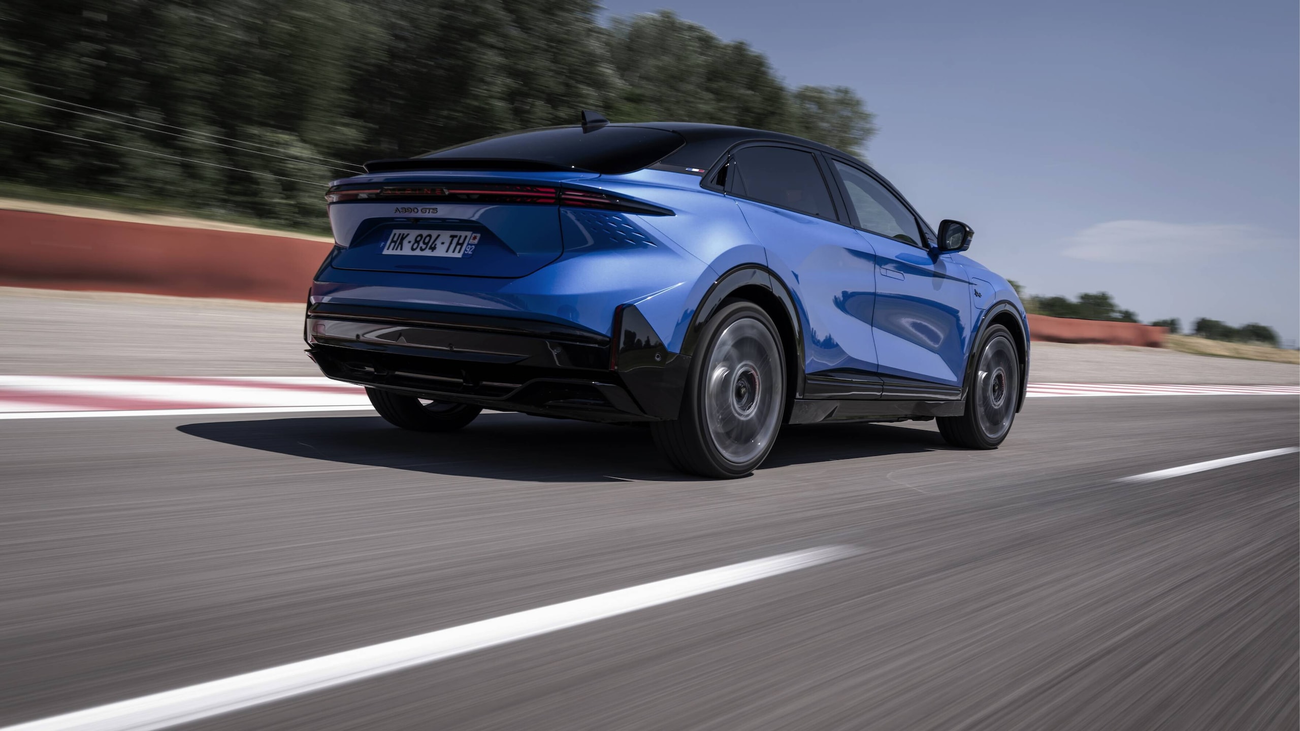 Alpine A390 GTS, guida sportivissima ma grande eleganza