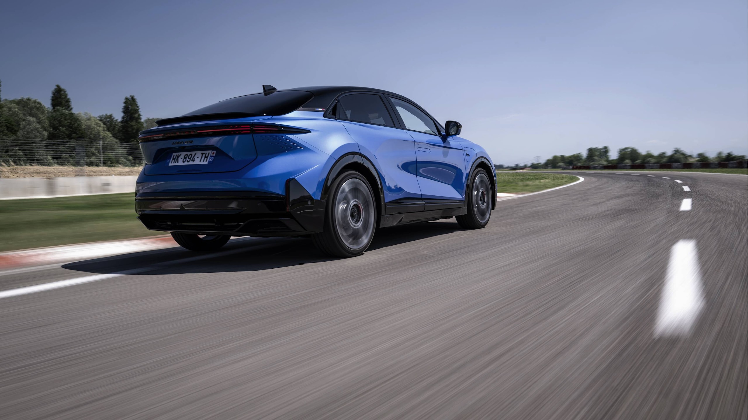Alpine A390 GTS, guida sportivissima ma grande eleganza