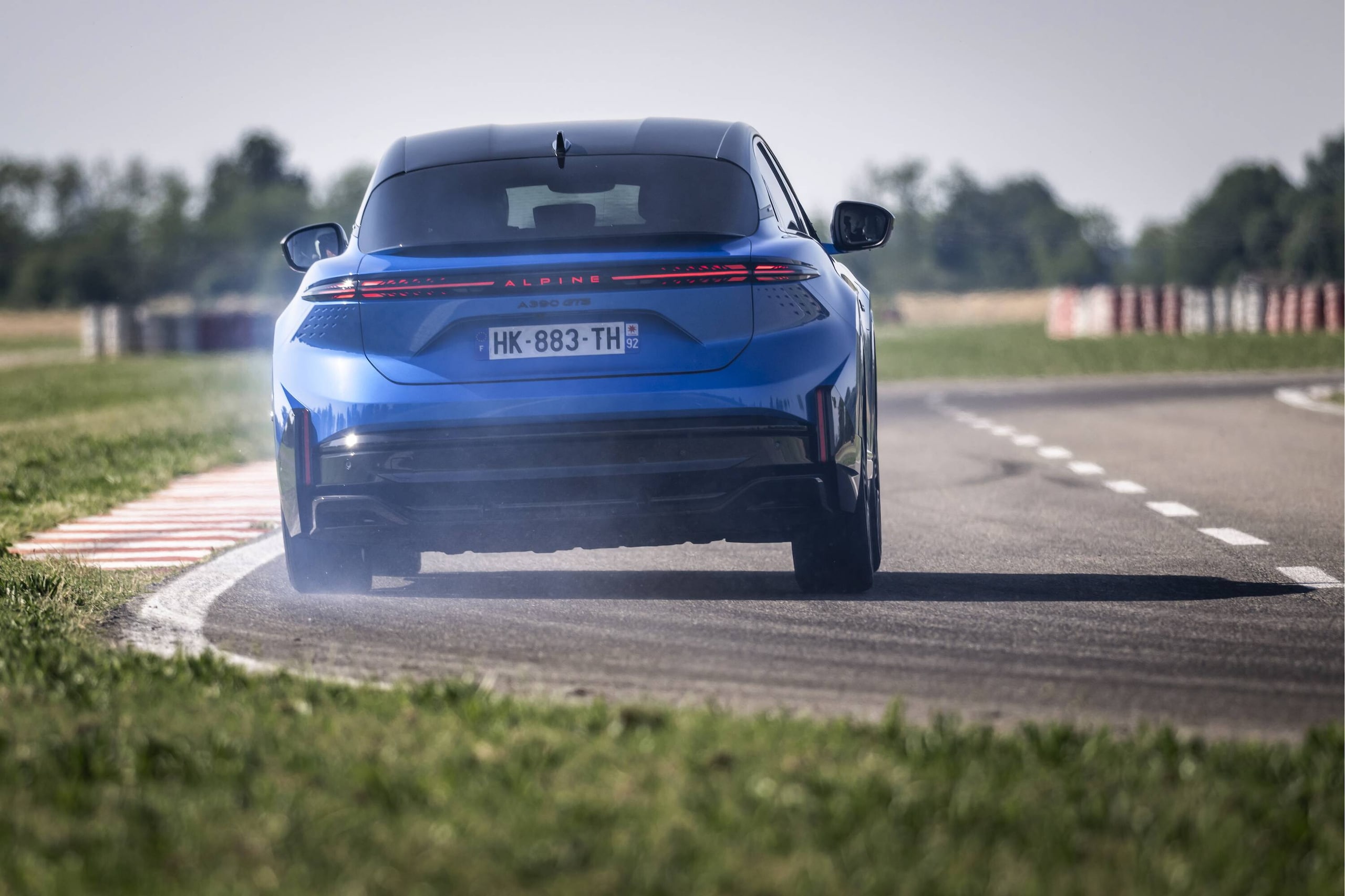 Alpine A390 GTS, guida sportivissima ma grande eleganza