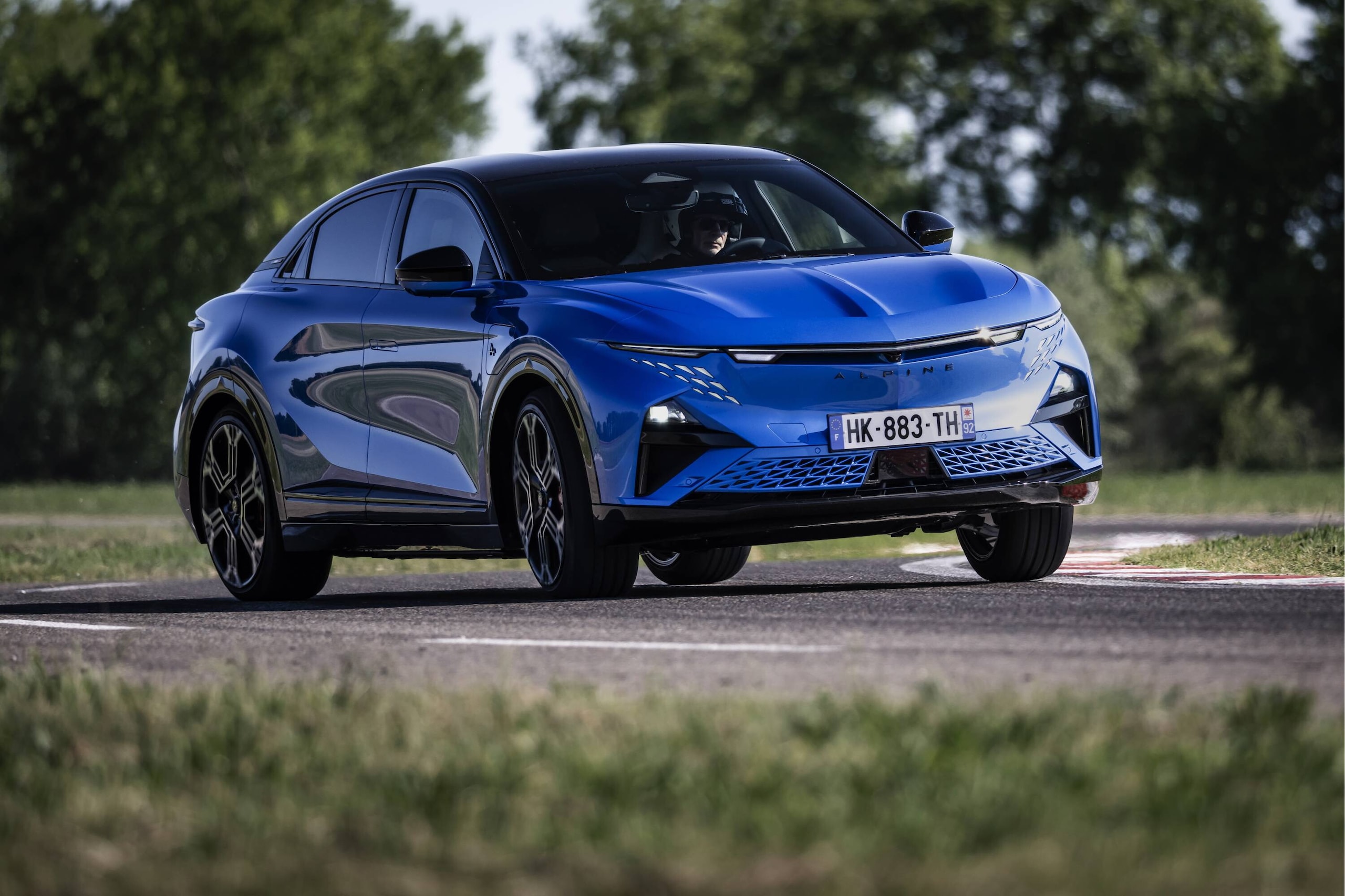 Alpine A390 GTS, guida sportivissima ma grande eleganza