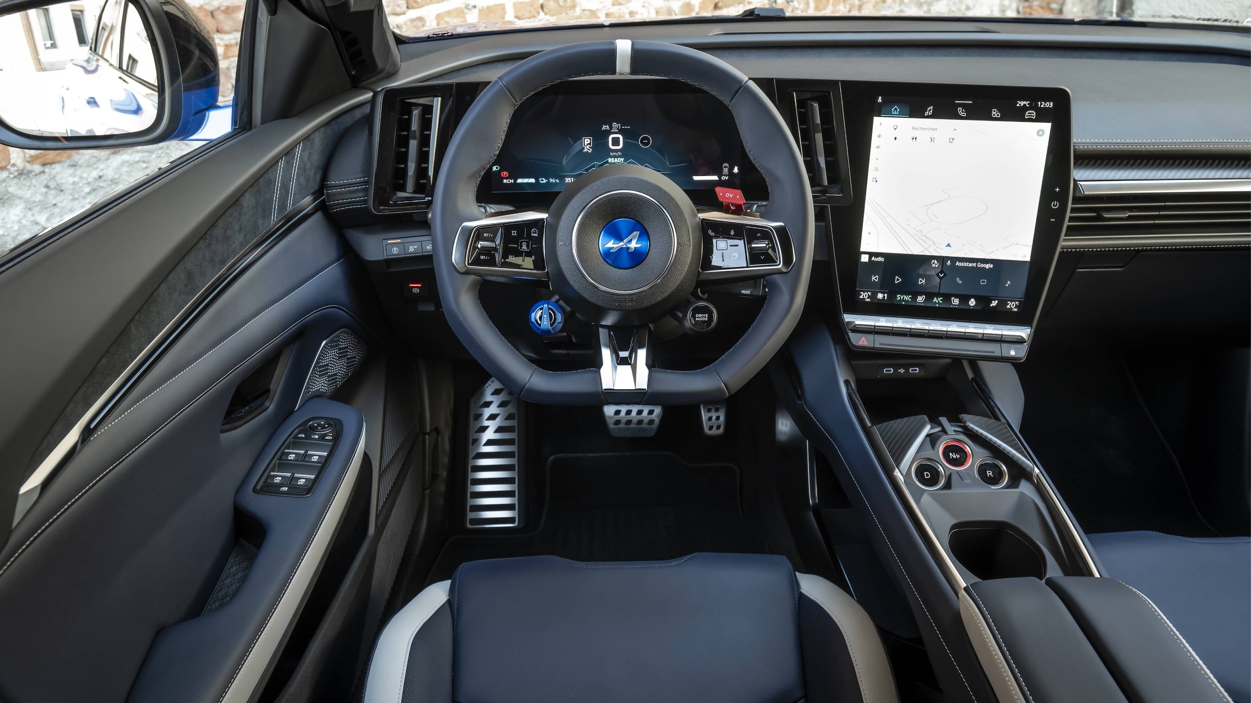 Alpine A390 GTS, guida sportivissima ma grande eleganza