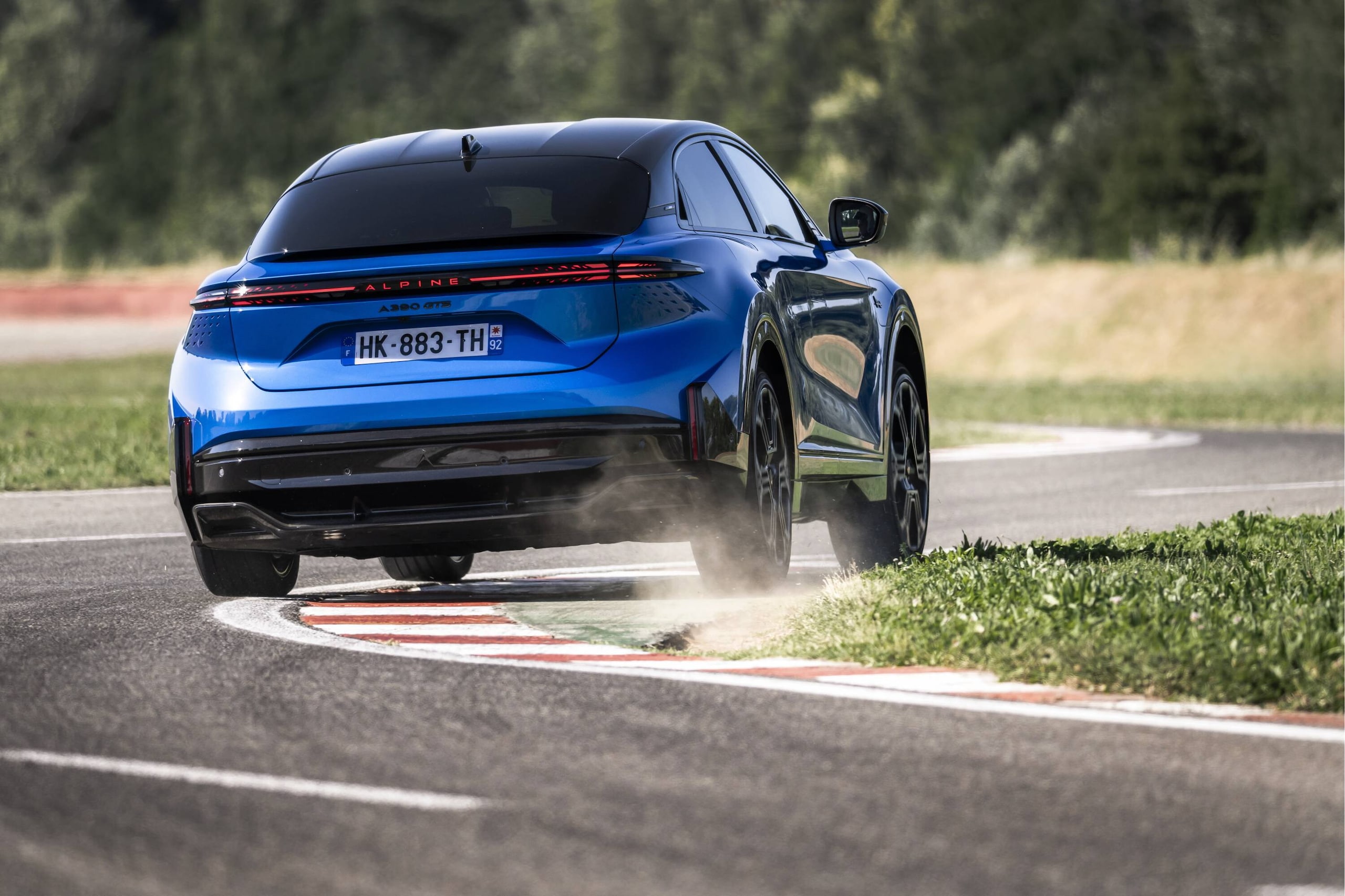 Alpine A390 GTS, guida sportivissima ma grande eleganza