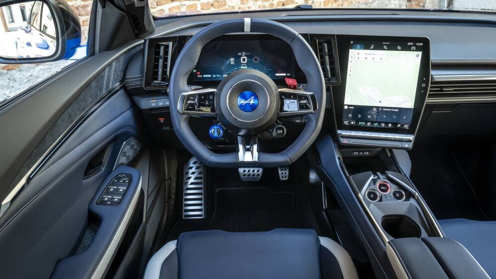 Alpine A390 GTS, guida sportivissima ma grande eleganza